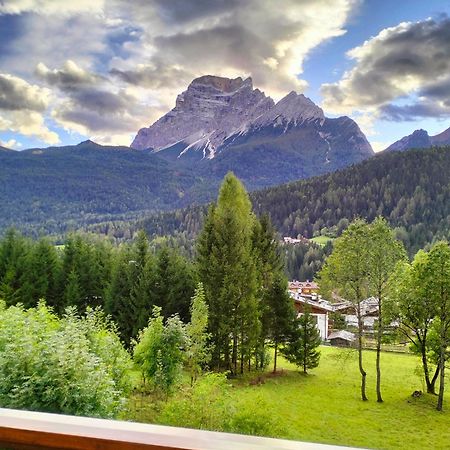 Appartement Deliziosa Mansarda Con Vista Dolomiti à San Vito di Cadore Extérieur photo