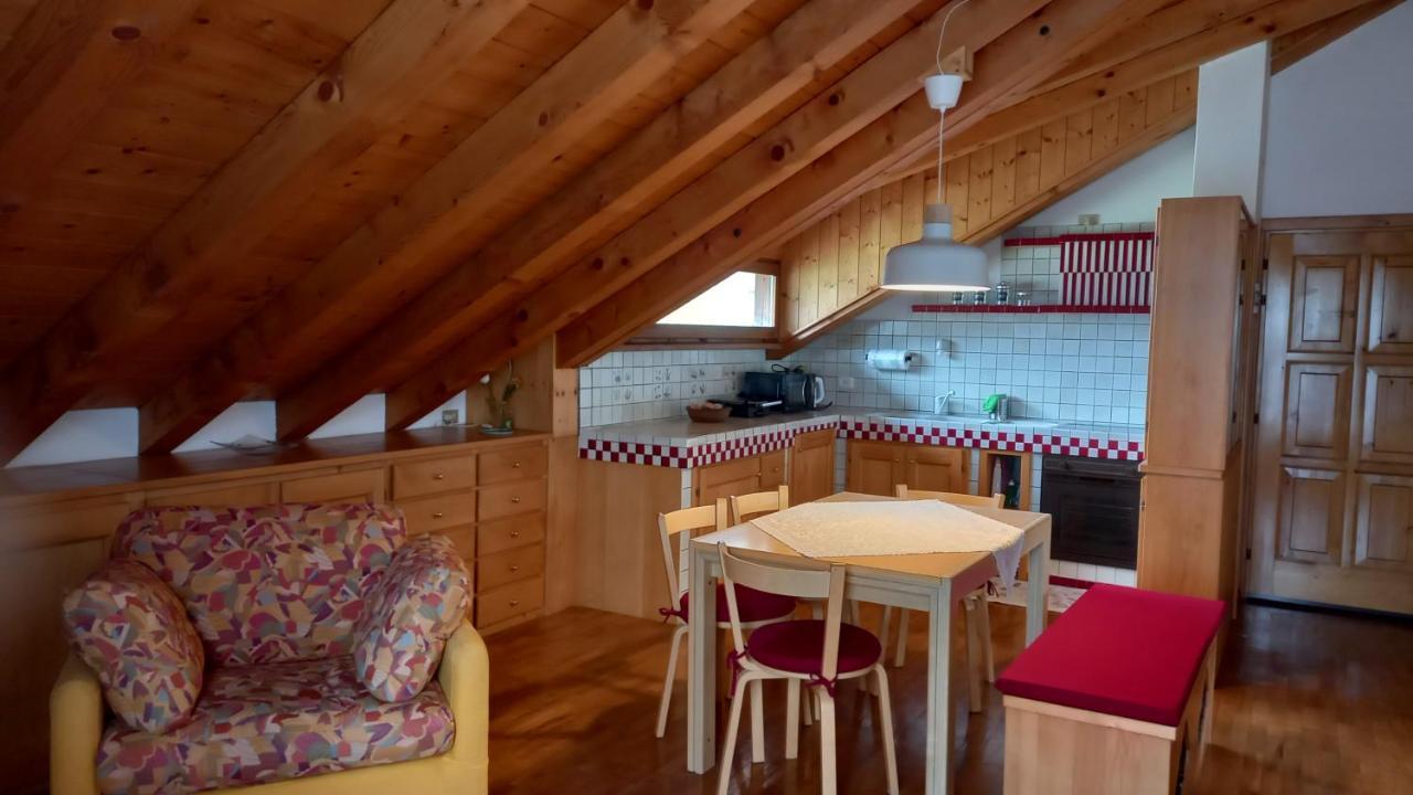 Appartement Deliziosa Mansarda Con Vista Dolomiti à San Vito di Cadore Extérieur photo