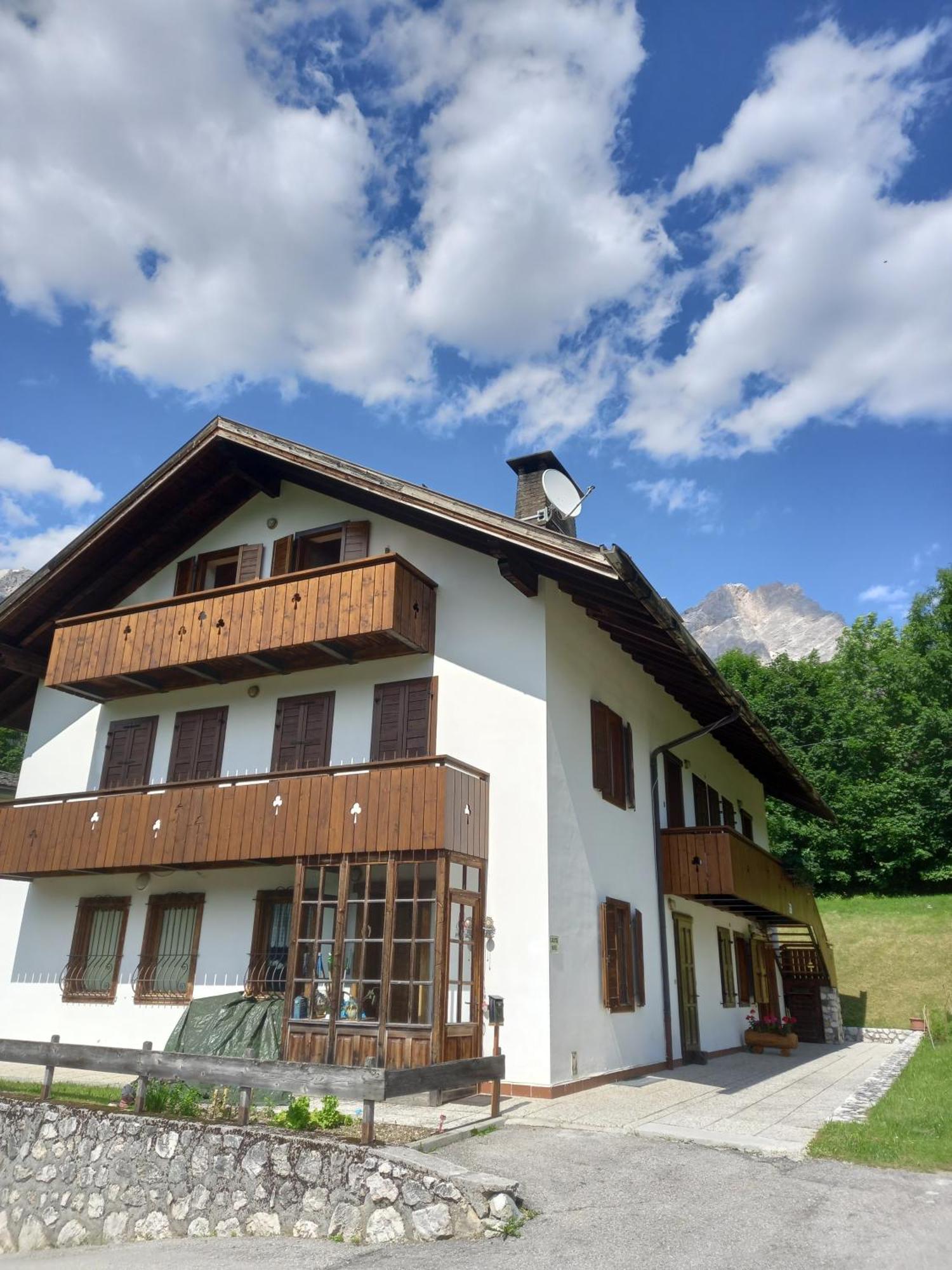 Appartement Deliziosa Mansarda Con Vista Dolomiti à San Vito di Cadore Extérieur photo