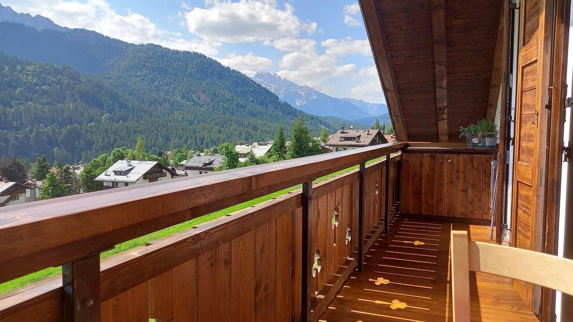 Appartement Deliziosa Mansarda Con Vista Dolomiti à San Vito di Cadore Extérieur photo