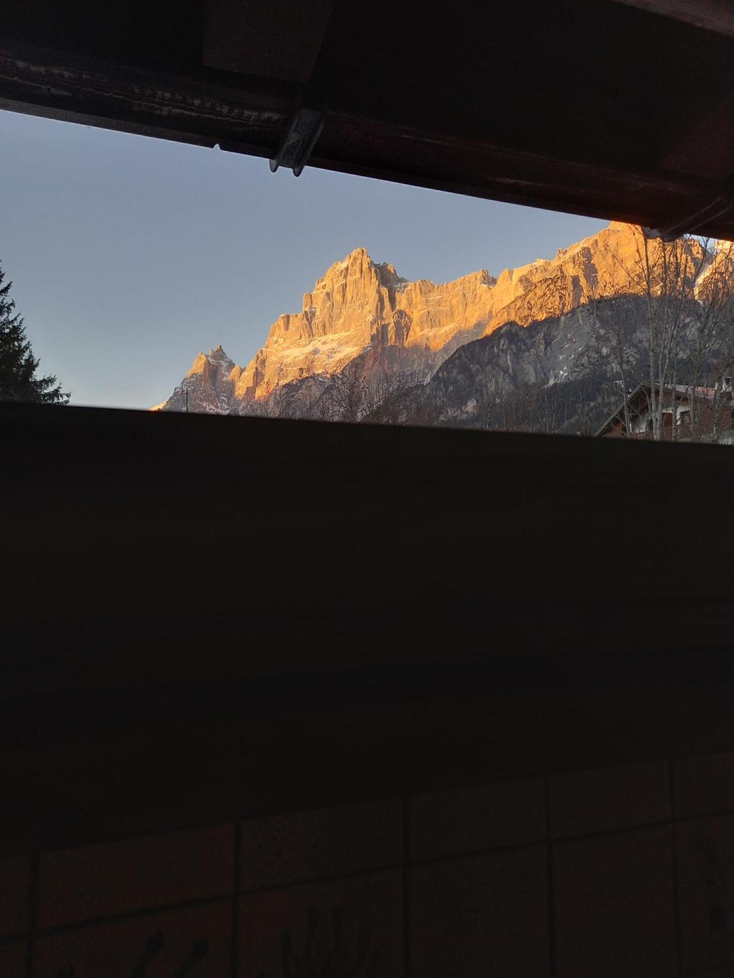 Appartement Deliziosa Mansarda Con Vista Dolomiti à San Vito di Cadore Extérieur photo