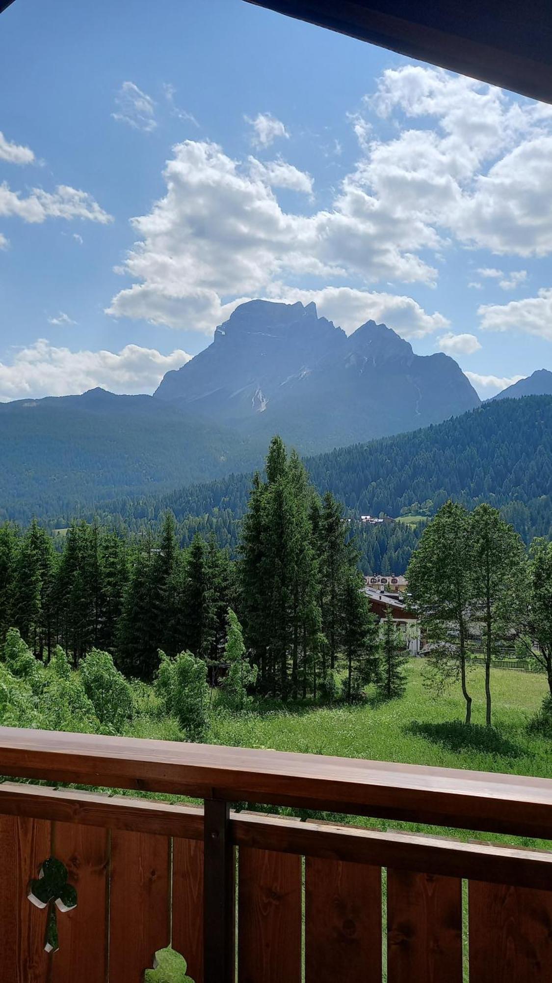Appartement Deliziosa Mansarda Con Vista Dolomiti à San Vito di Cadore Extérieur photo