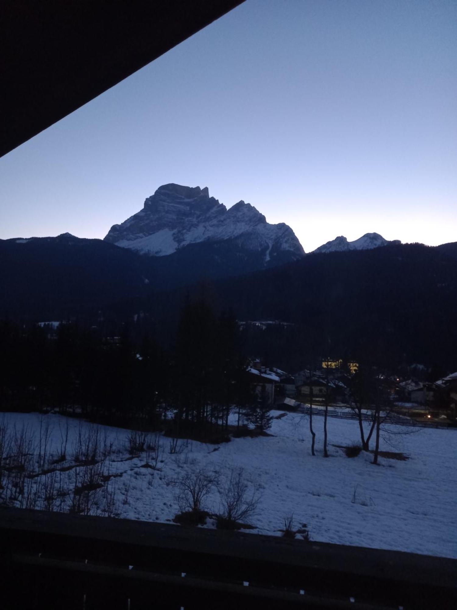 Appartement Deliziosa Mansarda Con Vista Dolomiti à San Vito di Cadore Extérieur photo