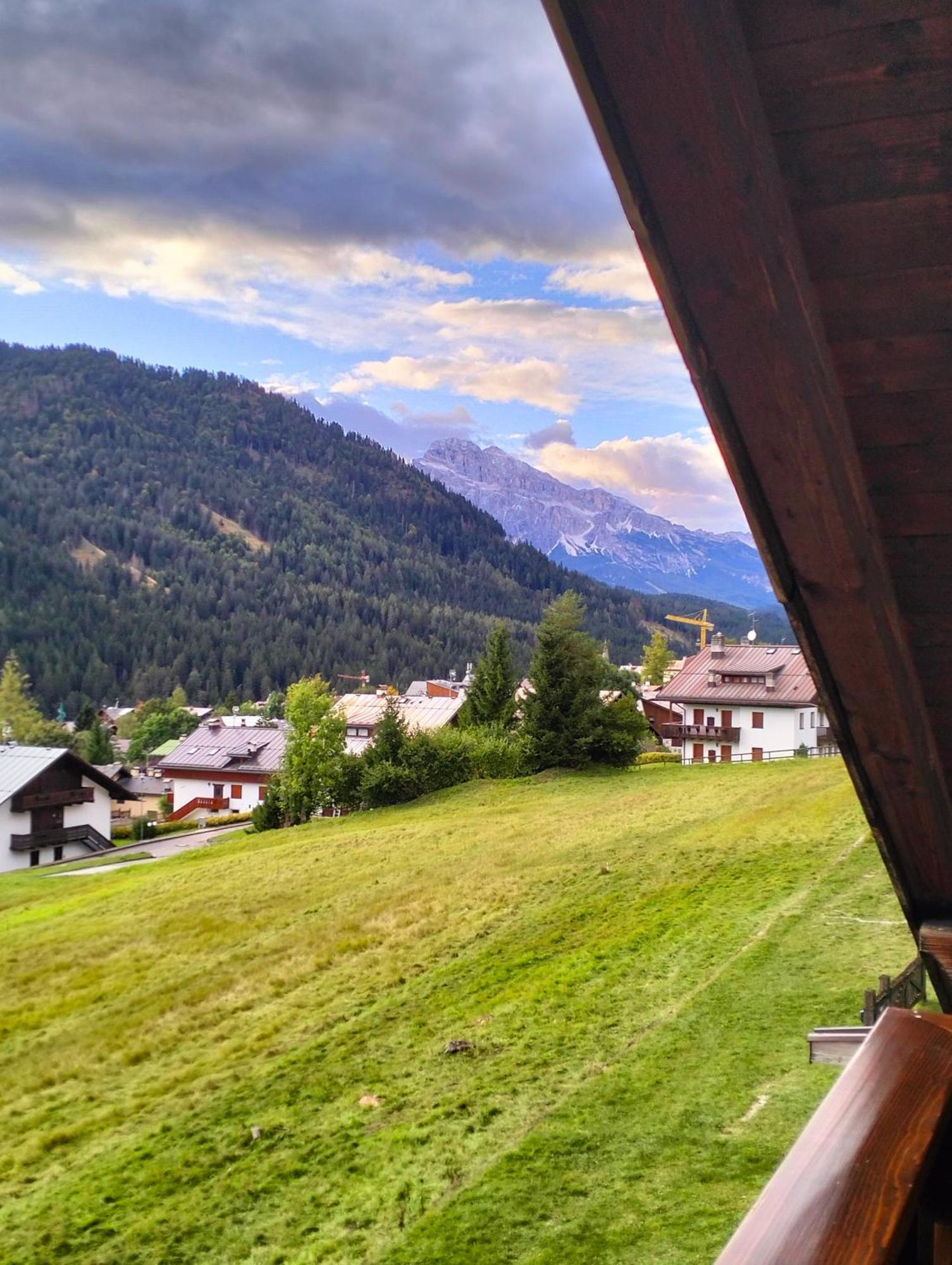 Appartement Deliziosa Mansarda Con Vista Dolomiti à San Vito di Cadore Extérieur photo